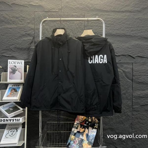 パリの旧家Balenciagaクラシックバックアルファベットプリント防水ポンチョジャケット 0 
