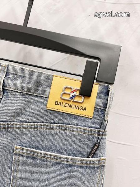 バレンシアガ balenciagaストレートジーンズは男女同型 3