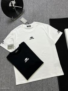 大人気セール大人の色気を印象にコピー 商品 通販半袖Tシャツbalenciaga