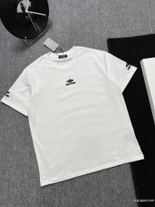 大人気セール大人の色気を印象にコピー 商品 通販半袖Tシャツbalenciaga