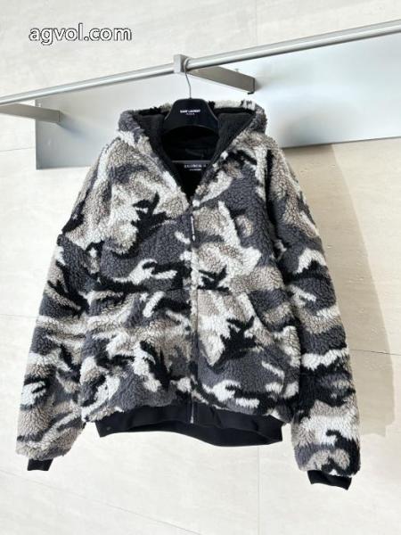 コピー ブランド 通販魅力的 お洒落な存在感 ポップbalenciagaコート 1