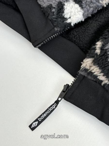 コピー ブランド 通販魅力的 お洒落な存在感 ポップbalenciagaコート 2