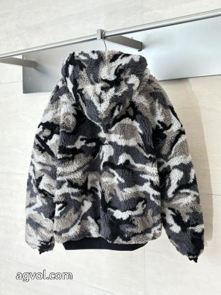 コピー ブランド 通販魅力的 お洒落な存在感 ポップbalenciagaコート 3