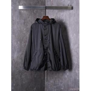 Balenciagaイエローテープ連帽パンチコート