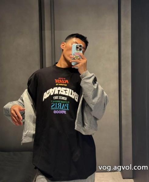 半袖Tシャツ手頃価格 2025冬の定番新品到来! 最新作期間限定セール偽 ブランド 販売balenciaga 0 