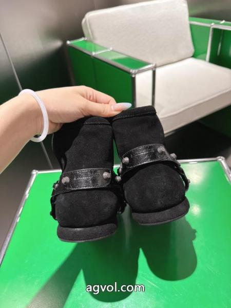 驚きの破格値爆買い 高い品質を誇る 周りの視線を圧倒する新作ブーツbalenciaga偽 ブランド 購入. 5 