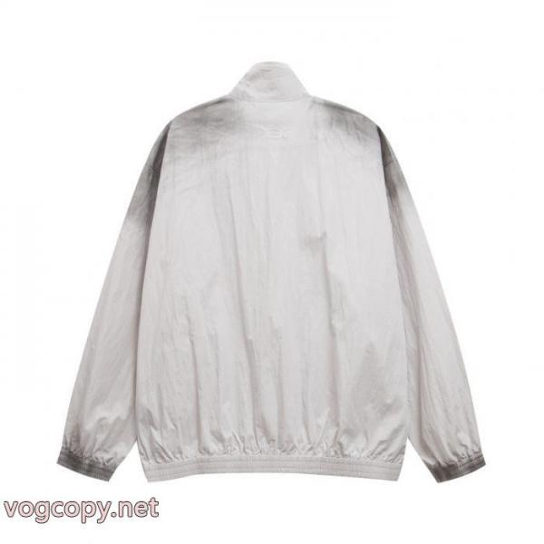 ブランド 品 スーパー コピー海外セレブ定番愛用 最新入荷260%新品 海外セレブ愛用BALENCIAGAコート 5