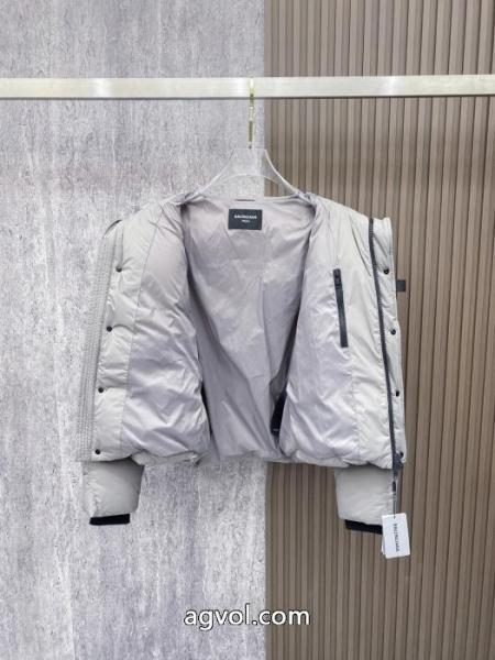 ダウンジャケット偽物 通販秋冬モデル 安価 最新話題沸騰中balenciaga 1