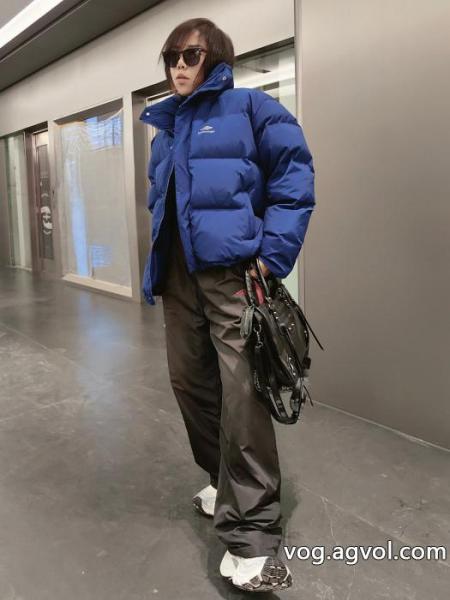 爽やかな色合い 存在感◎ 2026冬更新人気商品ブランドコピー    ダウンジャケットバレンシアガ. 0 