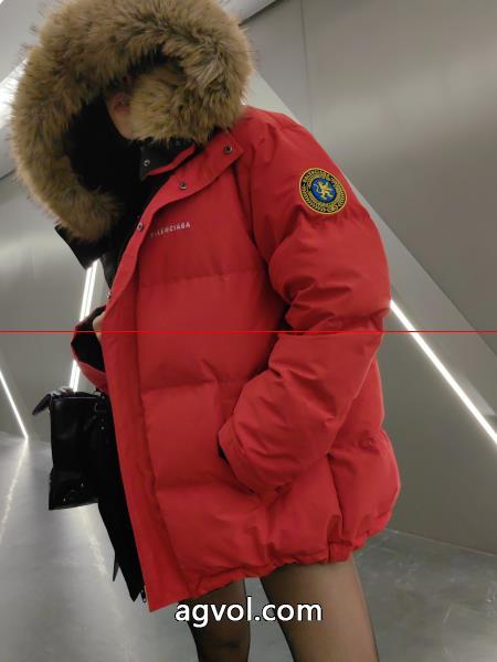 周りと差をつける シンプル派 超人気*入手困難ブランド フェイクbalenciaga    ダウンジャケット. 6 