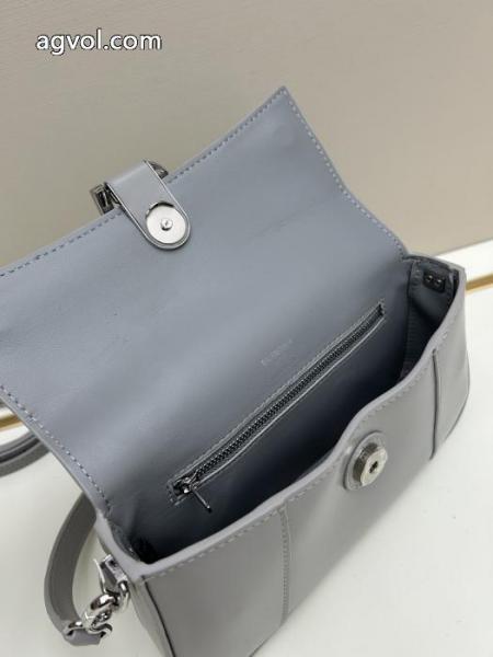    バッグロゴが素敵 柔らかな着心地 2026新品セールコピー ブランド 販売balenciaga. 7 