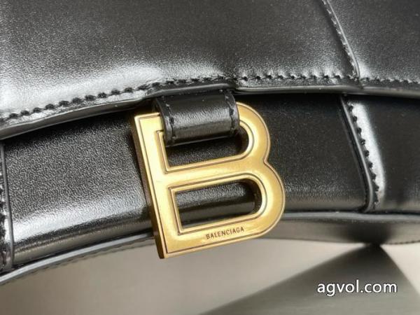     バッグブランド アクセサリー 激安balenciaga最新で一目惚れ おしゃれアイテム 強い魅力を感じる一枚 . 5 