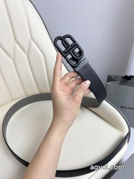 ブランド コピー 販売バレンシアガNewアイテム 使いやすい 2026年秋冬コレクションに見る ベルト. 1