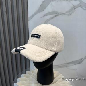 balenciagaブランド コピー 品    帽子セレブや芸能人からも愛用 2026?2026秋冬流行色紹介 一味違うケーブル編みが魅力満点.