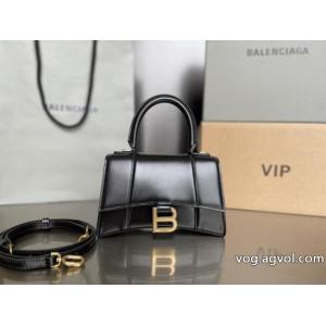     バッグブランド アクセサリー 激安balenciaga最新で一目惚れ おしゃれアイテム 強い魅力を感じる一枚 .