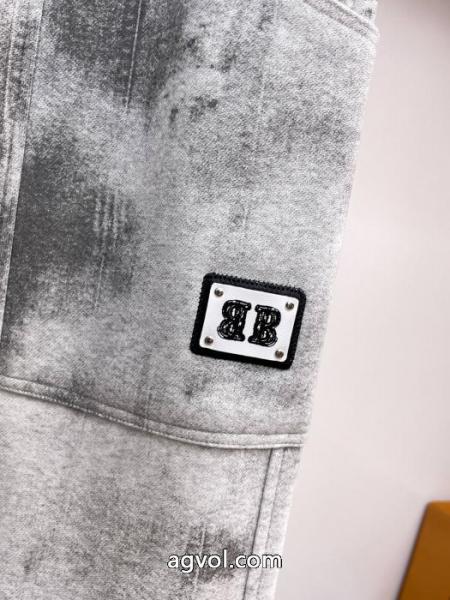  スラックスブランド コピー 専門店balenciaga話題の新作 毎日大活躍 カップルで共有したい. 5 