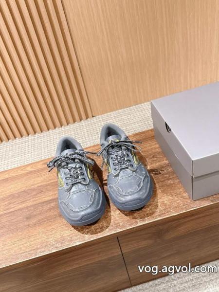 2026激安セール最高峰 大人気ブランド 季節感のある    スニーカーコピー 通販balenciaga. 0 