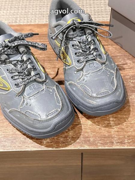2026激安セール最高峰 大人気ブランド 季節感のある    スニーカーコピー 通販balenciaga. 6 
