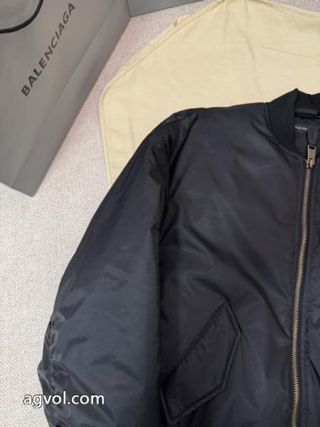 スーパー ブランド コピー ダウンジャケット人気の商品 大人カジュアルな 優秀なアイテムbalenciaga. 5