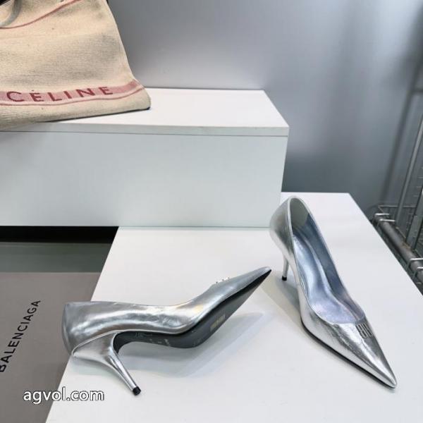 超人気美品セール中 キレイめおしゃれ シンプルなファッションの一枚靴 ブーツスーパー ブランド コピーbalenciaga. 5 