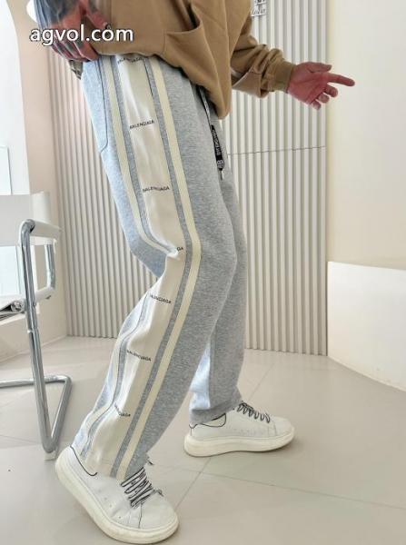 オトナの余裕 大胆に 2026年NEWモデルスラックスbalenciagaブランド コピー 3