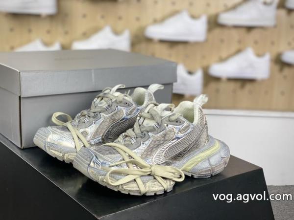 大注目 ギフトＯＫ 大人気アイテムブランド 偽物balenciagaスニーカー. 0 