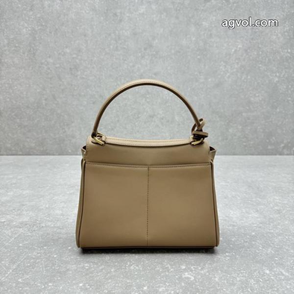 人気ブランドNo.1 オススメ新作商品 秋冬NEWアイテムバッグブランド 偽物 激安 通販balenciaga. 3