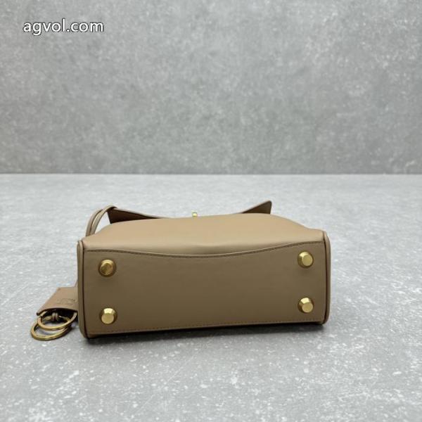 人気ブランドNo.1 オススメ新作商品 秋冬NEWアイテムバッグブランド 偽物 激安 通販balenciaga. 4