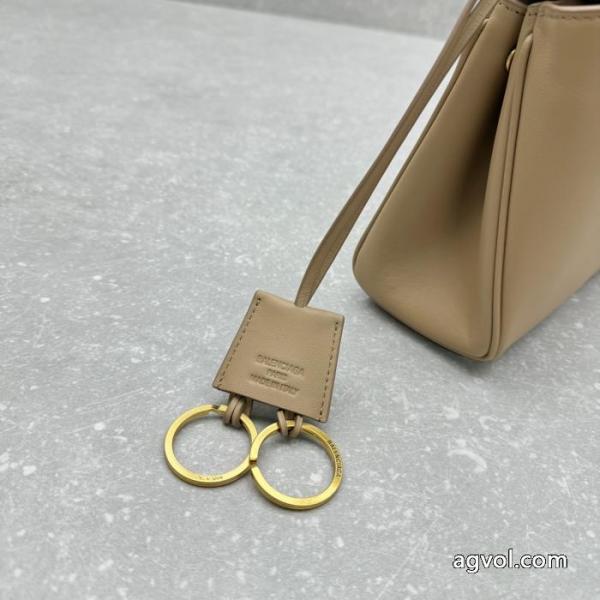 人気ブランドNo.1 オススメ新作商品 秋冬NEWアイテムバッグブランド 偽物 激安 通販balenciaga. 6
