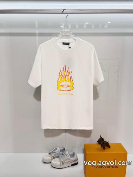 偽物 ブランド魅力的 履き心地抜群 お洒落で人気アイテムバレンシアガ半袖Tシャツ 0 