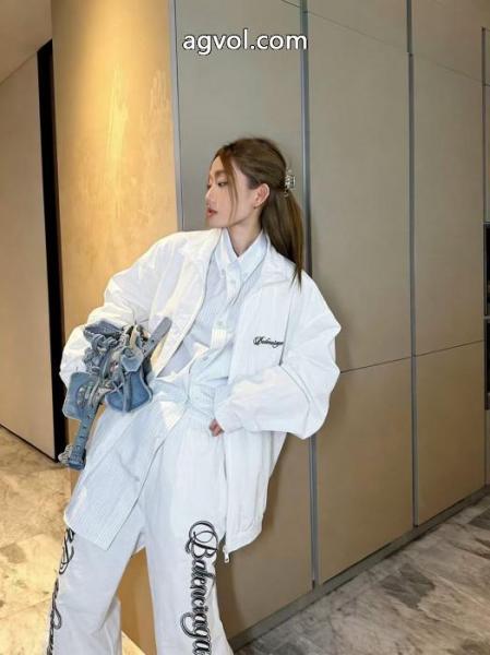 コピー 商品 販売ジャケットbalenciagaヒットアイテム 追跡有り配送 2026新作 5 