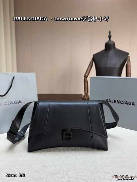 ブランド コピー バックバッグ2026人気品 本日限定安い 多色使いが魅力のBALENCIAGA 0 