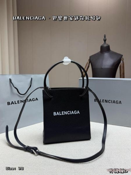 逸品 定番の人気商品 人気一番ブランド コピー バッグBALENCIAGA 0