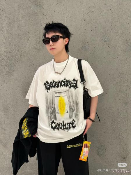 デザイン性の高い 完売必至!! 注目作品BALENCIAGA半袖Tシャツスーパー コピー ブランド 0