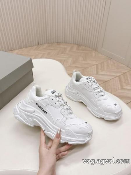 スニーカーバレンシアガファッションスタッズ 肌触りのいい 先行予約アイテムブランド アクセサリー 激安. 0