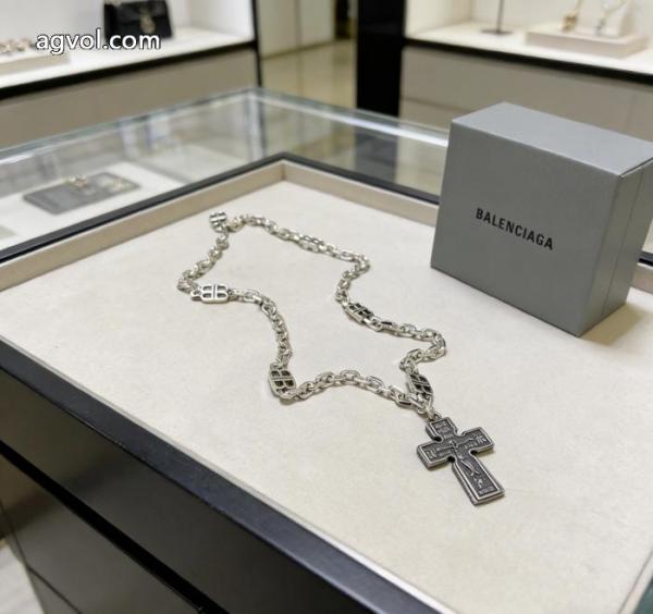超人気モデル入荷 ブティックVIP価格 シック偽物 ブランド ショップbalenciagaネックレス 4