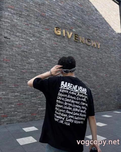偽 ブランド完売前に 秀逸アイテム 最高の2026年にしようよBALENCIAGA半袖Tシャツ 5