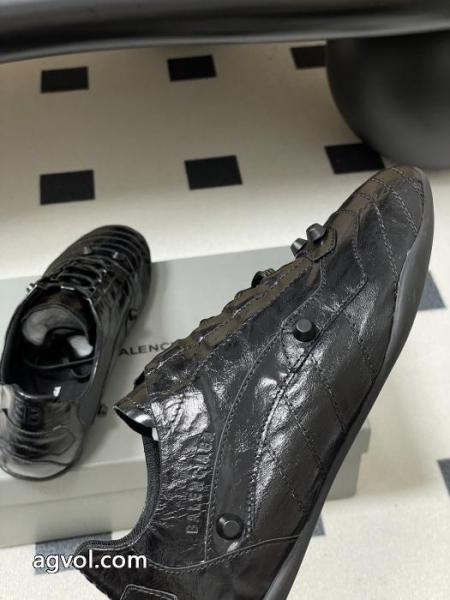 スニーカー数量限定正規品 良好品 長く使える!コピー 品 販売balenciaga 6