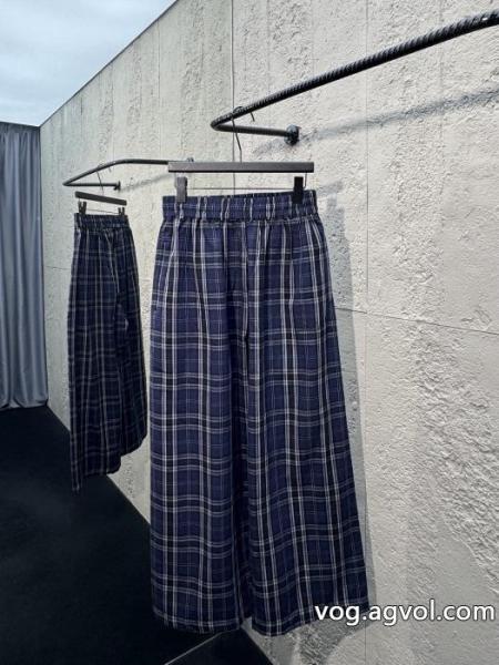     スラックスbalenciagaブランド 偽物 激安型崩れしにくい センス漂う 2026のトレンドアイテム. 0 