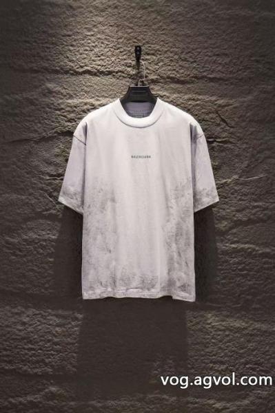 半袖Tシャツ今季大人気のデザイン 販売記念価格 定番人気激安コピー 商品 販売balenciaga 0