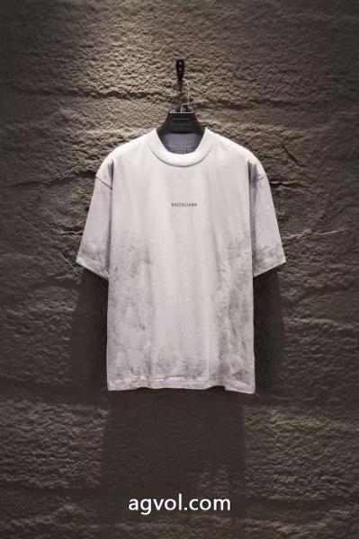半袖Tシャツ今季大人気のデザイン 販売記念価格 定番人気激安コピー 商品 販売balenciaga 2