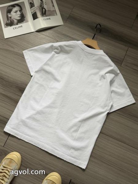 相性の良い 今、注目なの 単品販売半袖Tシャツスーパー コピー ブランド 専門店balenciaga 5