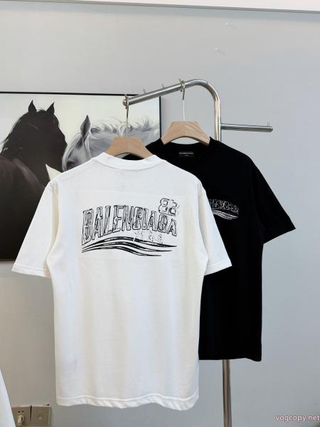 半袖Tシャツ偽物 ブランド 激安素材感に注目 高級感が漂う 少数入荷BALENCIAGA 0 