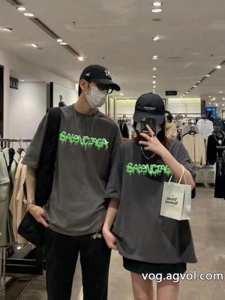     半袖T2026人気お買い得アイテム マストアイテム 26SS洗練デザインブランド 偽物 激安バレンシアガ. 0 