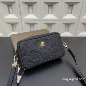 リッチな印象に 芸能人愛用ブランド 2026新作登場ヴェルサーチ激安 ブランドバッグ