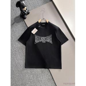 BALENCIAGAクリスマス人気商品 新着品 新作限定華やかキュート半袖Tシャツ 2026スーパーコピー