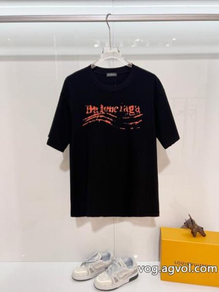 必要な一品 2026新年度人気入荷 期待に応えるように登場balenciagaコピー ブランド 通販 安心半袖Tシャツ 0 