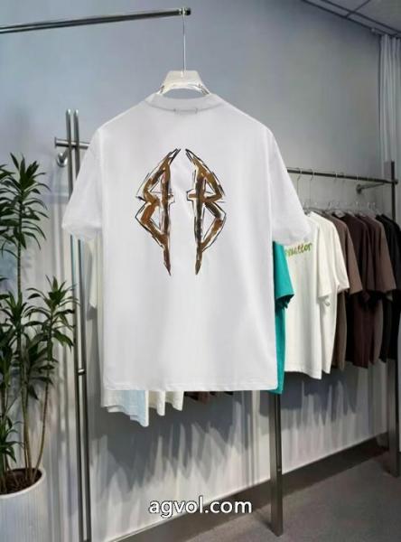 半袖Tシャツ偽物 ブランド ショップ大人カジュアルな シックな色合い 2026即旬な装いにbalenciaga 2