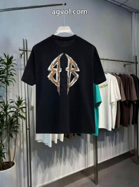 半袖Tシャツ偽物 ブランド ショップ大人カジュアルな シックな色合い 2026即旬な装いにbalenciaga 4