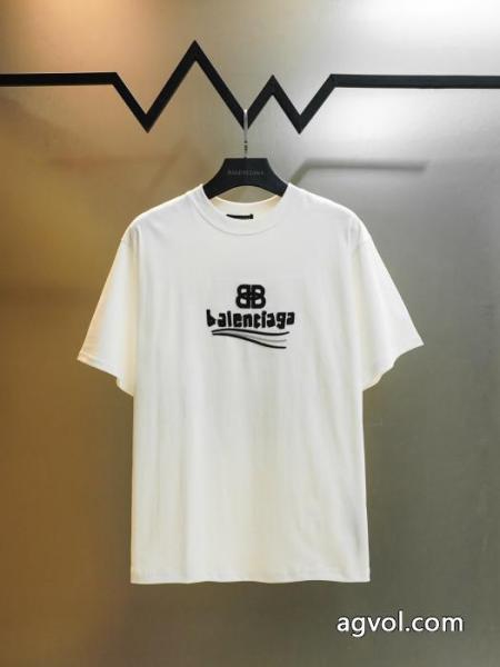 限定品もチェック！ 限定激安 2026 再入荷アイテム半袖Tシャツbalenciagaブランド コピー 5 